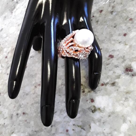 NIB Sz 6 Rose Gold Diamond Rhinestone & Pearl Cocktail Statement Ring - Picture 6 of 6
